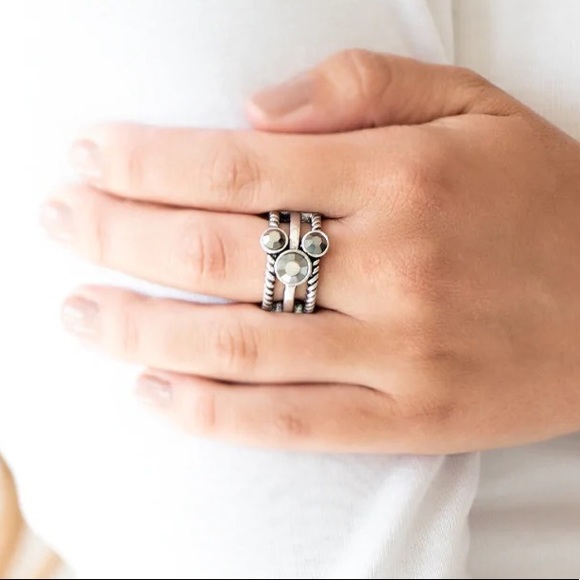 Head In The Stars - silver - Paparazzi ring